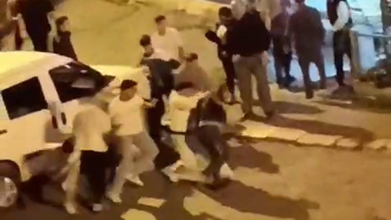 Sultanbeyli’de tekmeli yumruklu kavga!