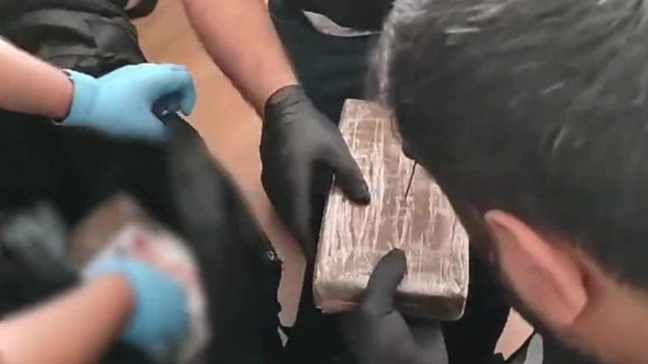 Mersin Limanı'nda zehir tacirlerine ağır darbe! 54 kilogram kokain ele geçirildi