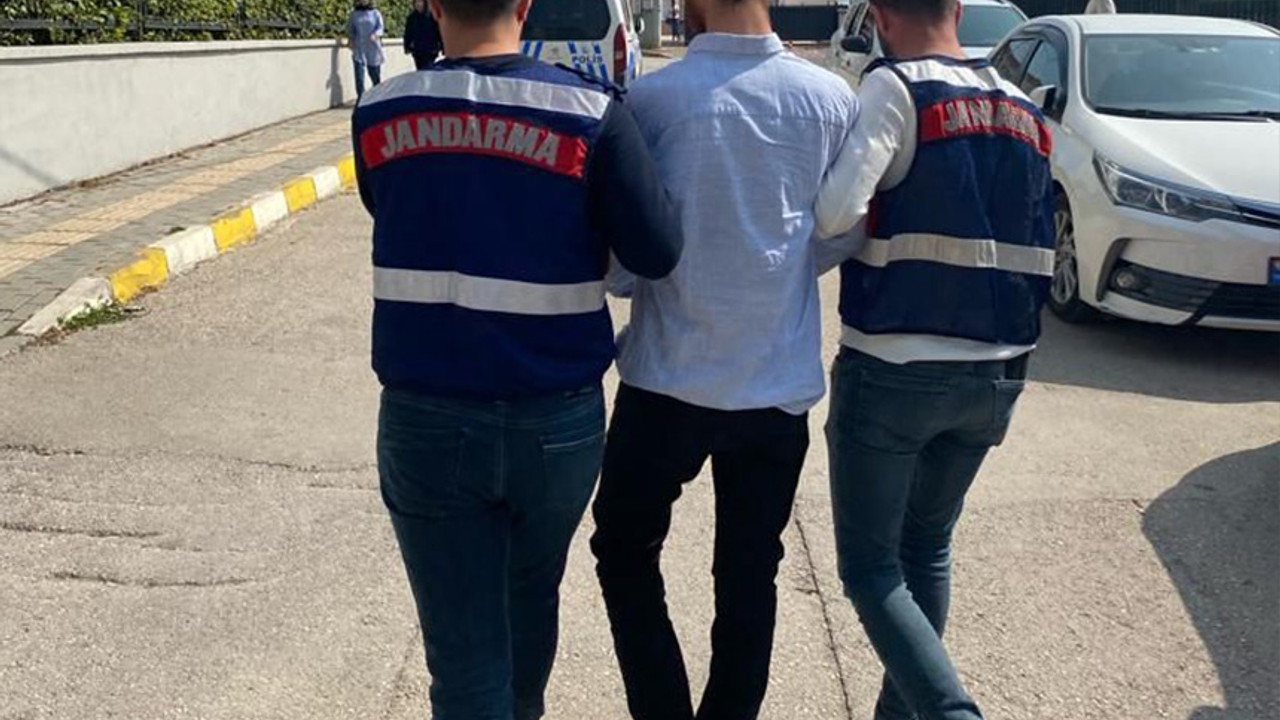 Hırsızlık suçundan 20 yıl hapis cezası bulunan şüpheli jandarmadan kaçamadı