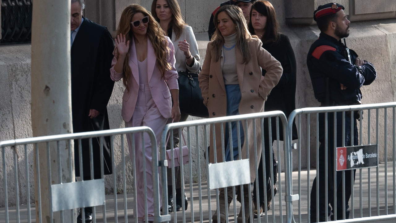 Shakira suçunu kabul etti, hapis cezasından kurtuldu