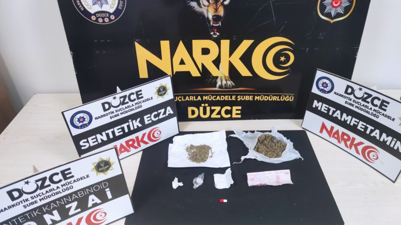 Düzce'de uyuşturucu satıcılarına operasyon: 2 gözaltı