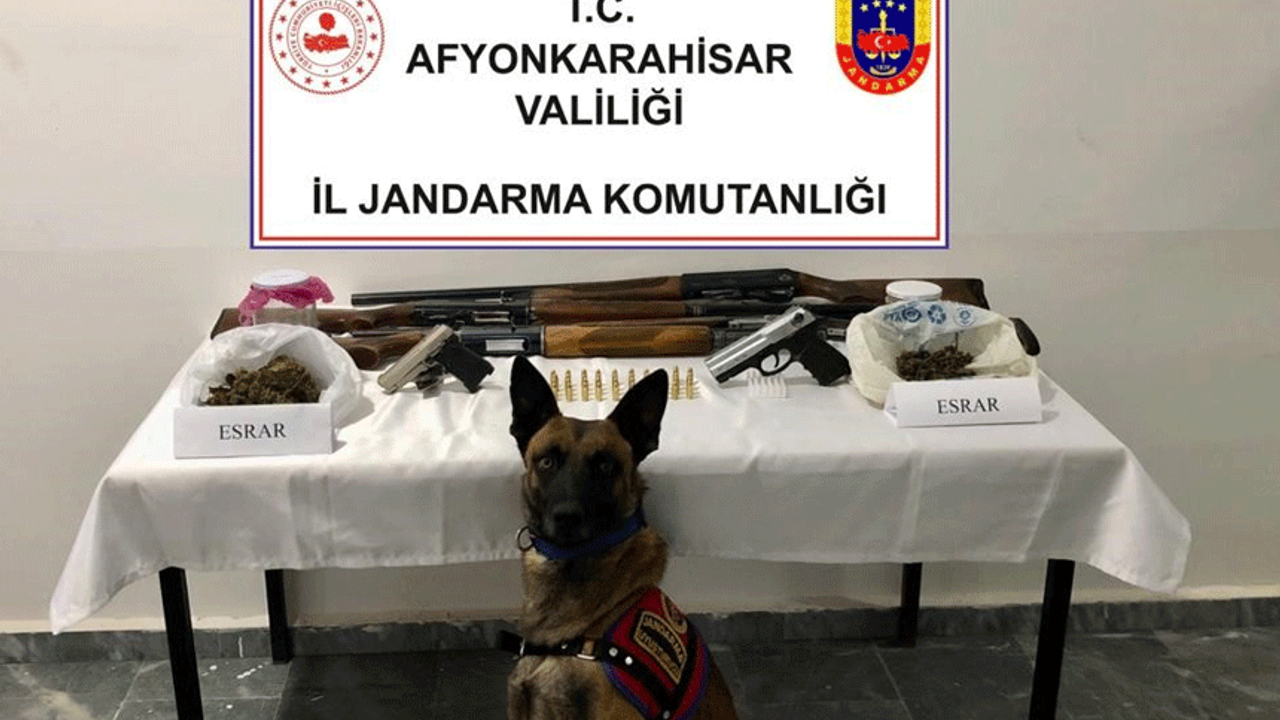 Afyonkarahisar'da uyuşturucu tacirlerine eş zamanlı baskın