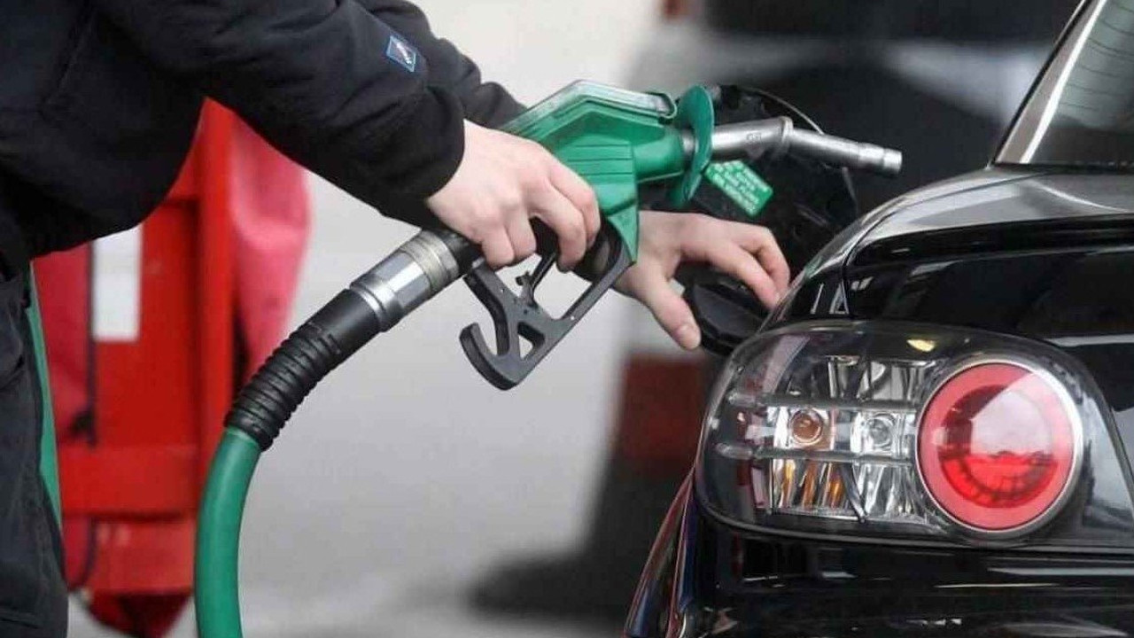 Benzin ve motorine zam geldi