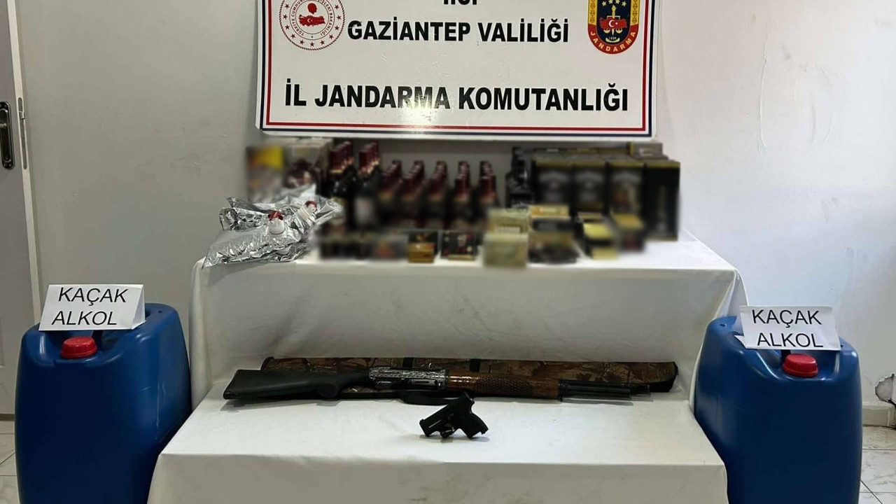 Yılbaşı öncesi zehir tacirlerine şok operasyon: 300 litre kaçak alkol ele geçirildi