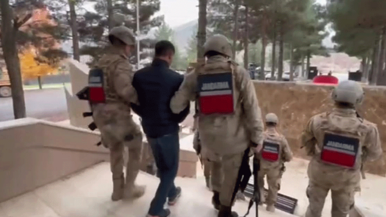 Diyarbakır'da terör örgütü propagandası yapan 10 şüpheli kıskıvrak yakalandı