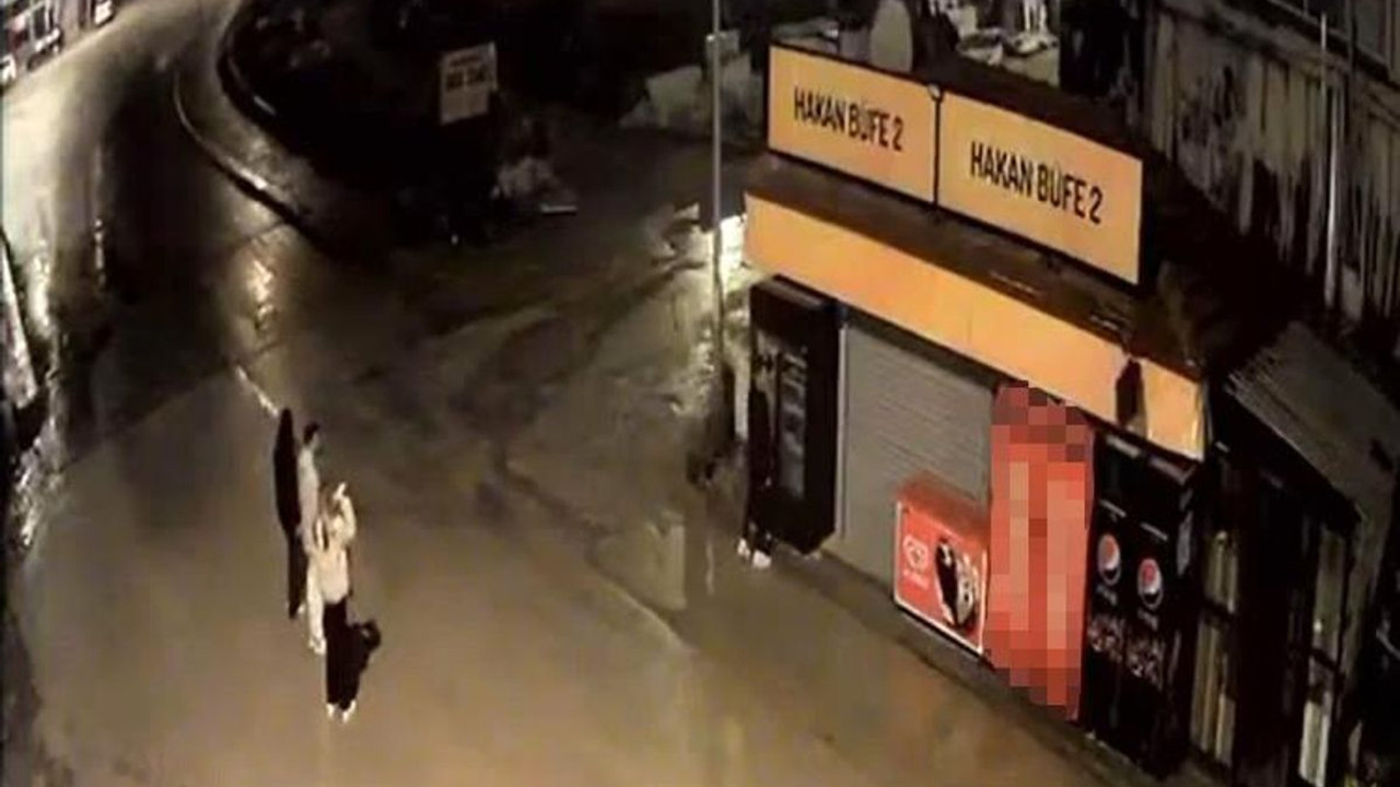 Eskişehir'de ellerini kollarını sallaya sallaya büfe soydular: O anlar böyle kaydedildi!