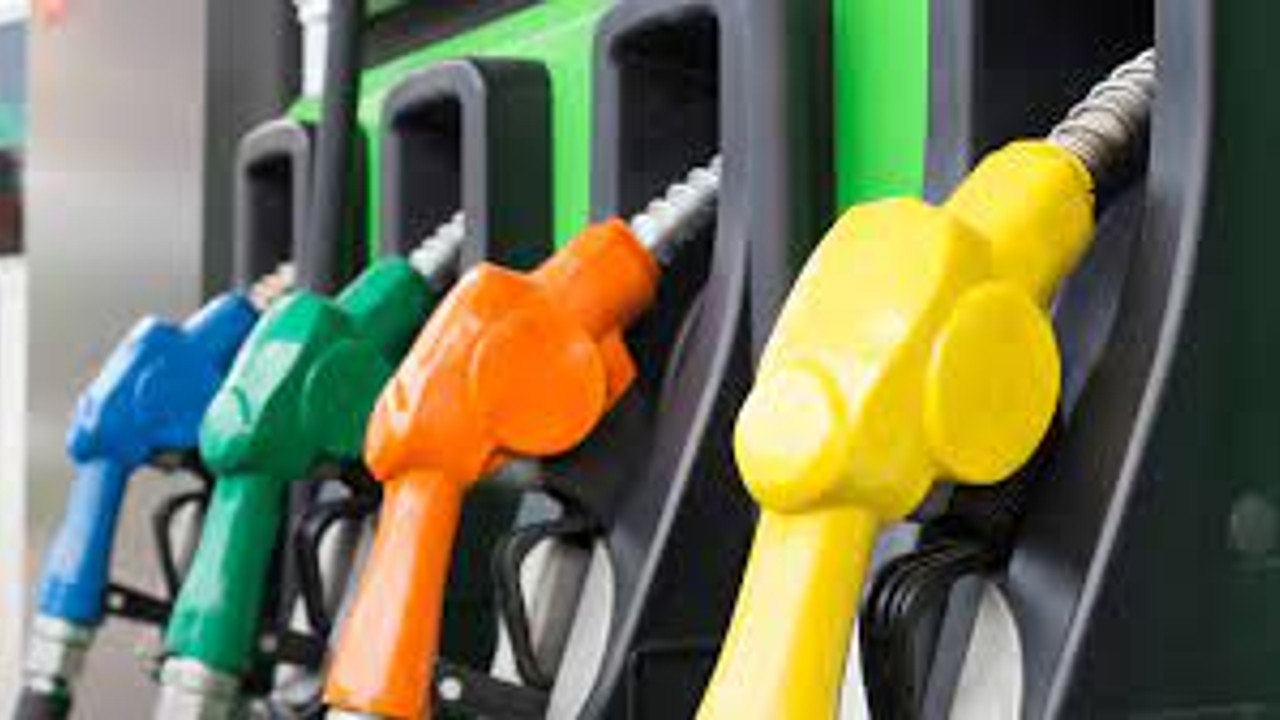 Motorinden sonra bir indirim de benzine!