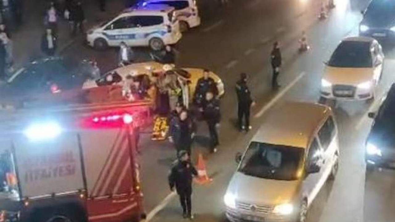 İstanbul'da 5 araç zincirleme çarpıştı: Çok sayıda ekip sevk edildi