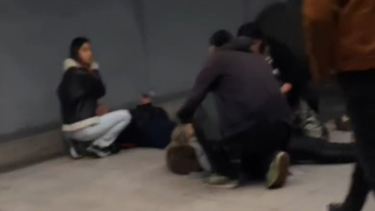 Metroda yürüyen merdiven kazası: 5 yaralı