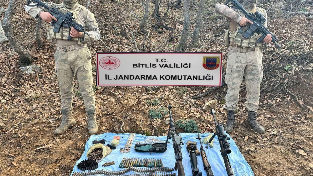Araziye gömülü cephanelik jandarmanın gözünden kaçmadı