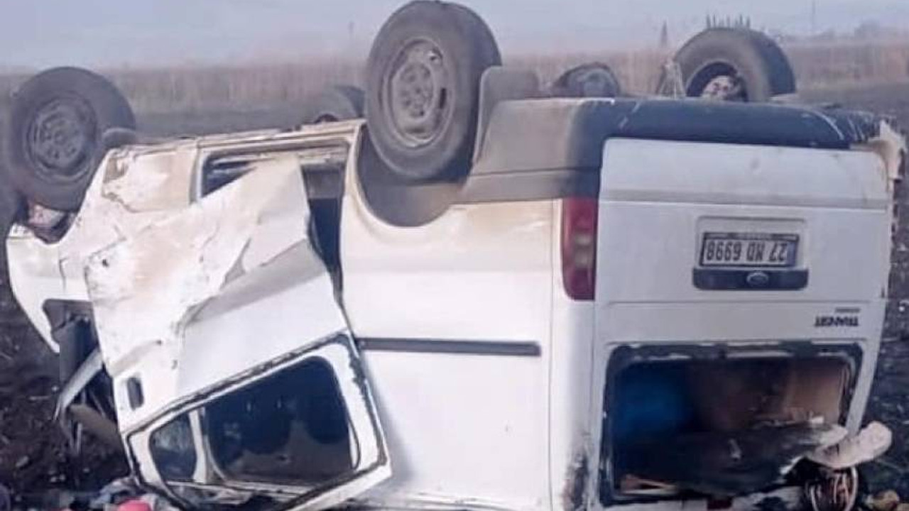 Kahramanmaraş'ta minibüs tarlaya devrildi: 8 yaralı