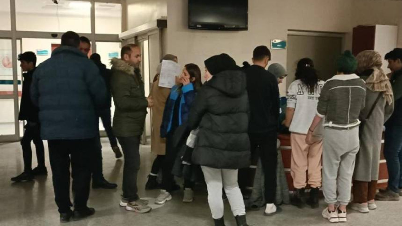 Kars'ta gıda zehirlenmesi şüphesiyle 80 öğrenci hastaneye başvurdu