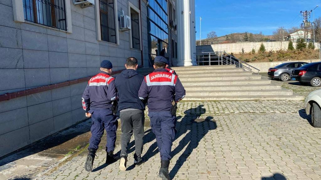 Cezaevi firarisi jandarmanın elinden kaçamadı