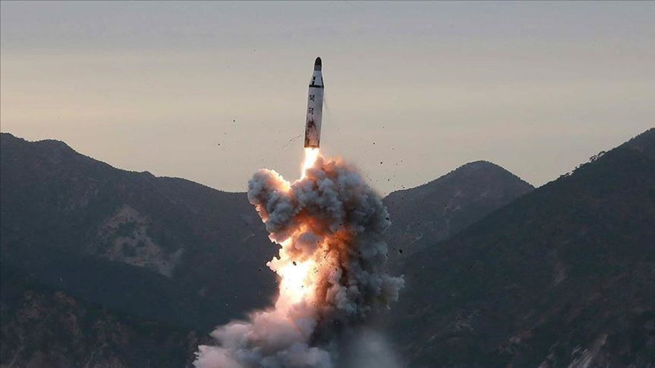 Kuzey Kore, Japon Denizi'ne ICBM füze fırlattı, komşu ülkeler teyakkuza geçti