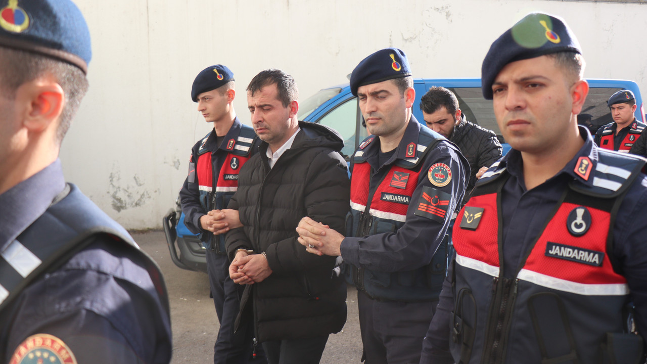 10 kişinin öldüğü 59 kişinin ise yaralandığı feci kazada gözaltına alınan sürücüler, adliyeye sevk edildi