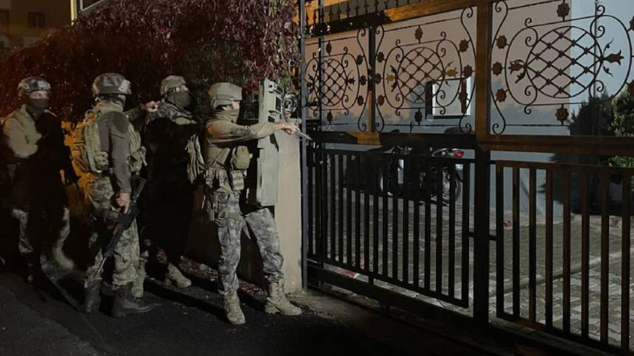 Antalya'da eş zamanlı narkotik operasyonu başlatıldı: Çok sayıda polis katıldı