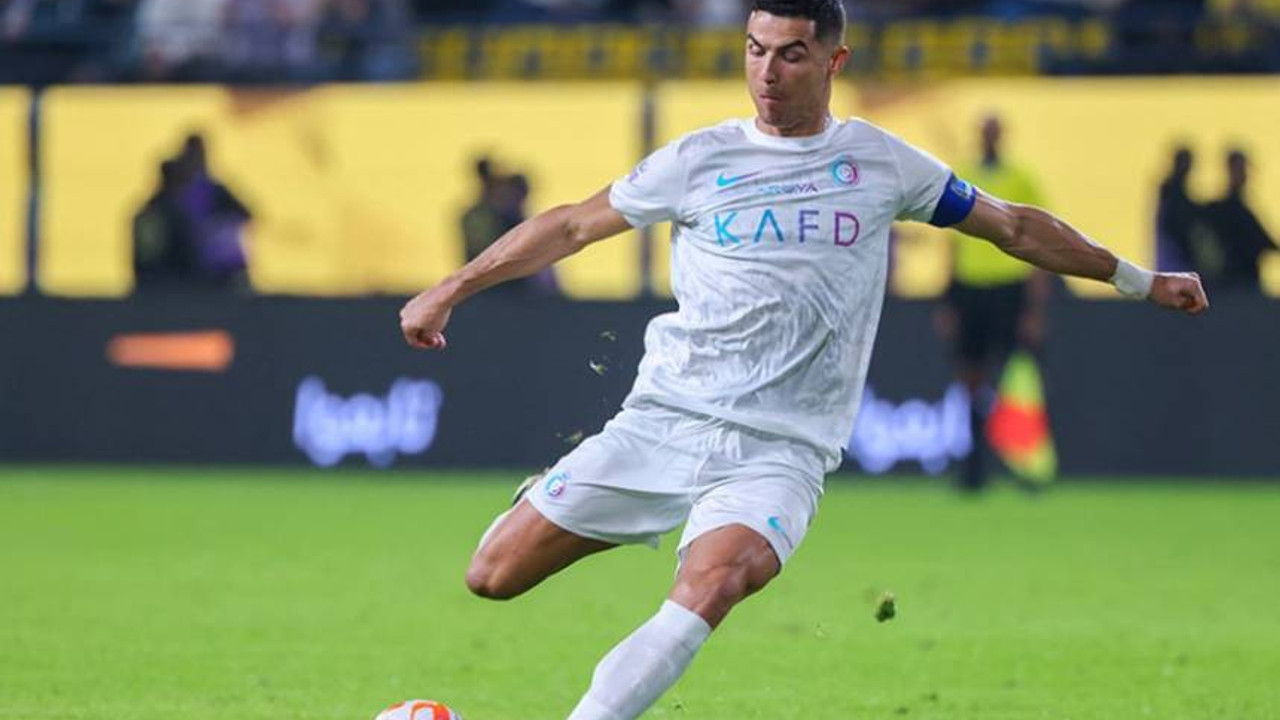 Cristiano Ronaldo bin 200'üncü maçında 868'inci golünü attı