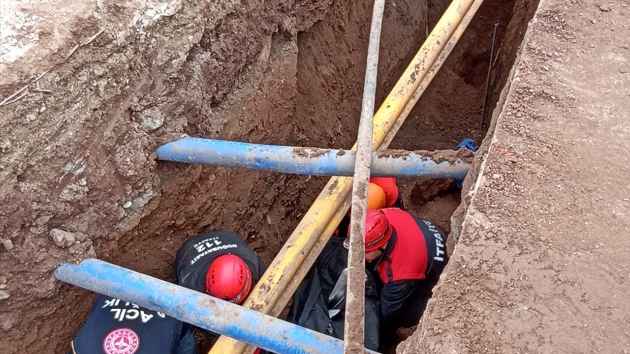 Ağrı'da göçük altında kalan işçi hayatını kaybetti