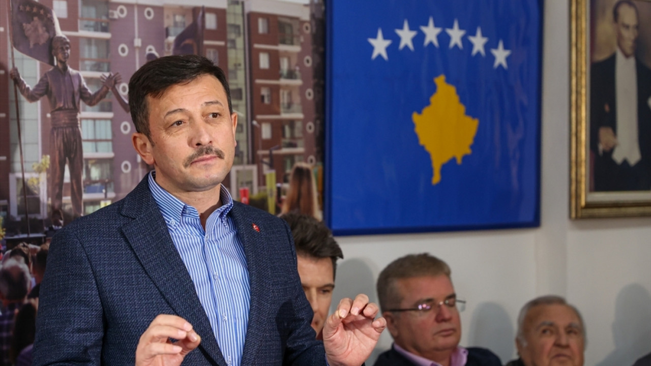 AK Parti İzmir Büyükşehir Belediye Başkan adayı Dağ, seçim çalışmalarını sürdürüyor