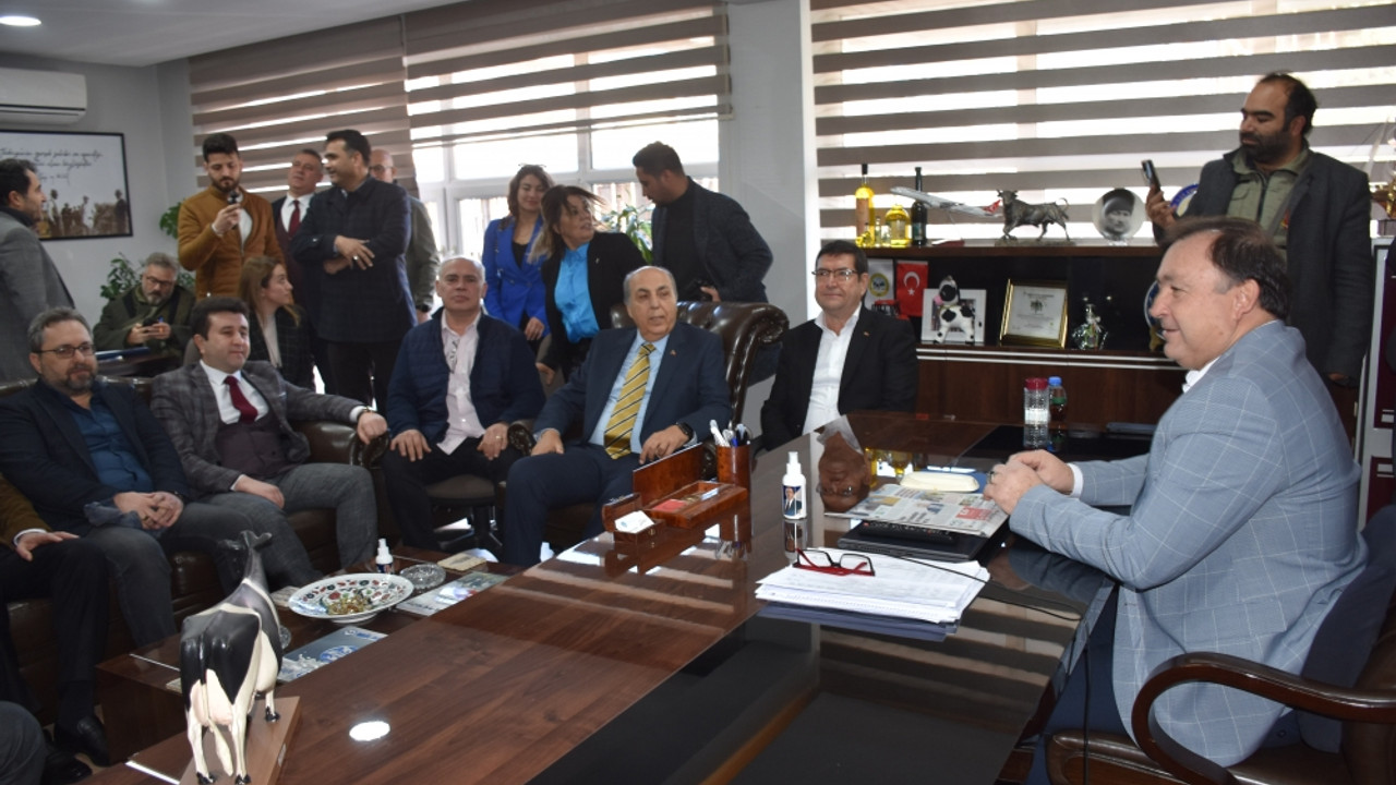 AK Parti Muğla Büyükşehir Belediye Başkan adayı Ayaydın, Milas'ta ziyaretlerde bulundu