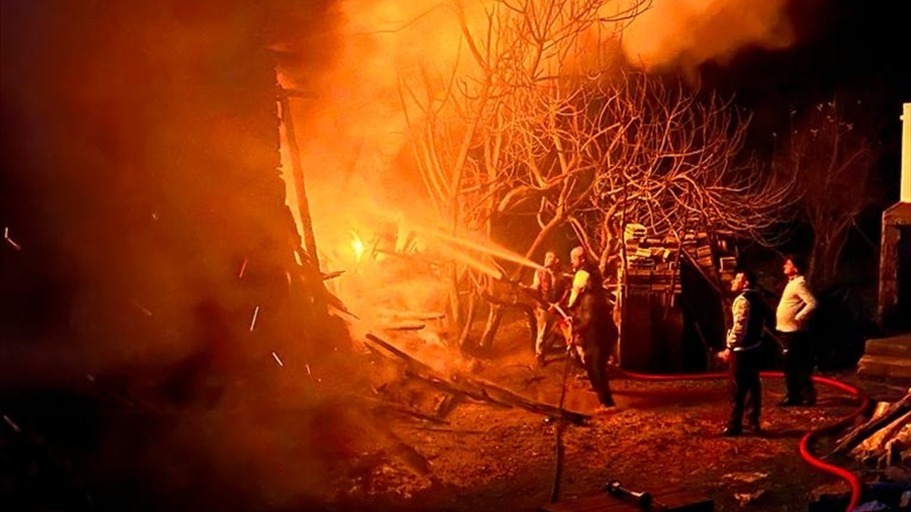 Alanya'da çıkan yangında müstakil ev kullanılamaz hale geldi