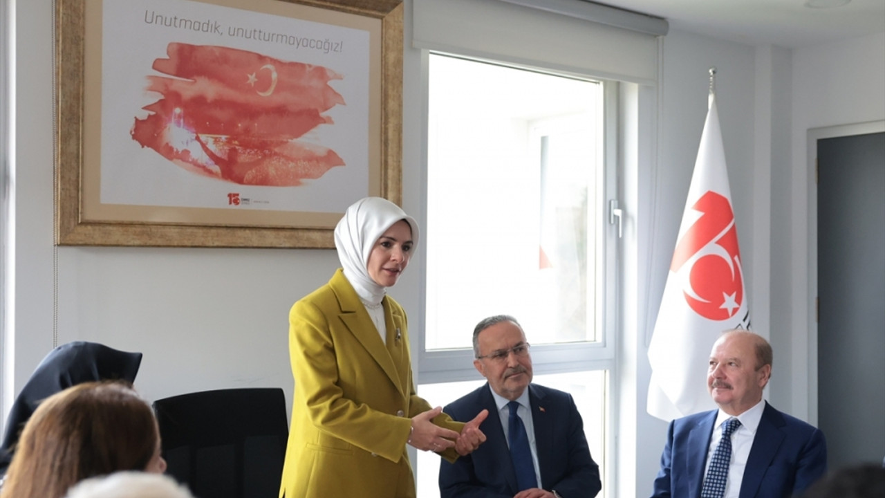 Bakan Göktaş, Darülaceze'yi ve 15 Temmuz Derneğini ziyaret etti: