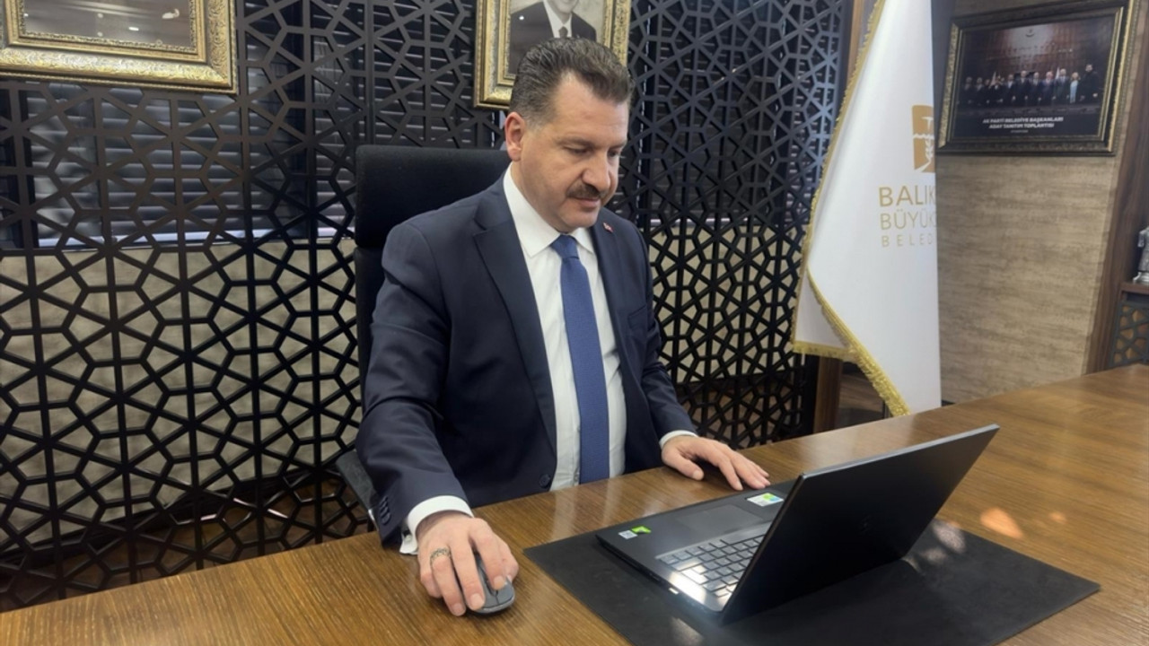 Balıkesir Büyükşehir Belediye Başkanı Yılmaz, AA'nın "Yılın Kareleri" oylamasına katıldı