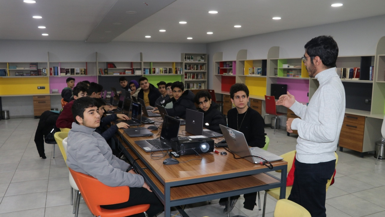 Batman'da "İcathane Atölyesi"nde öğrenciler sertifika aldı