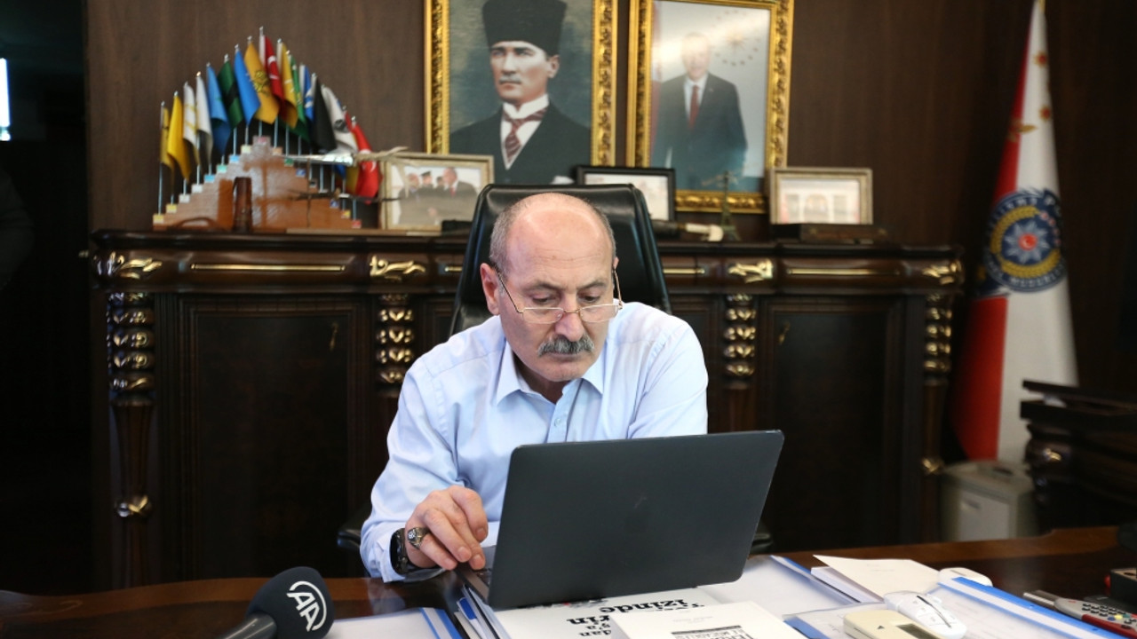 Bursa Emniyet Müdürü Zaimoğlu, AA'nın "Yılın Kareleri" oylamasına katıldı