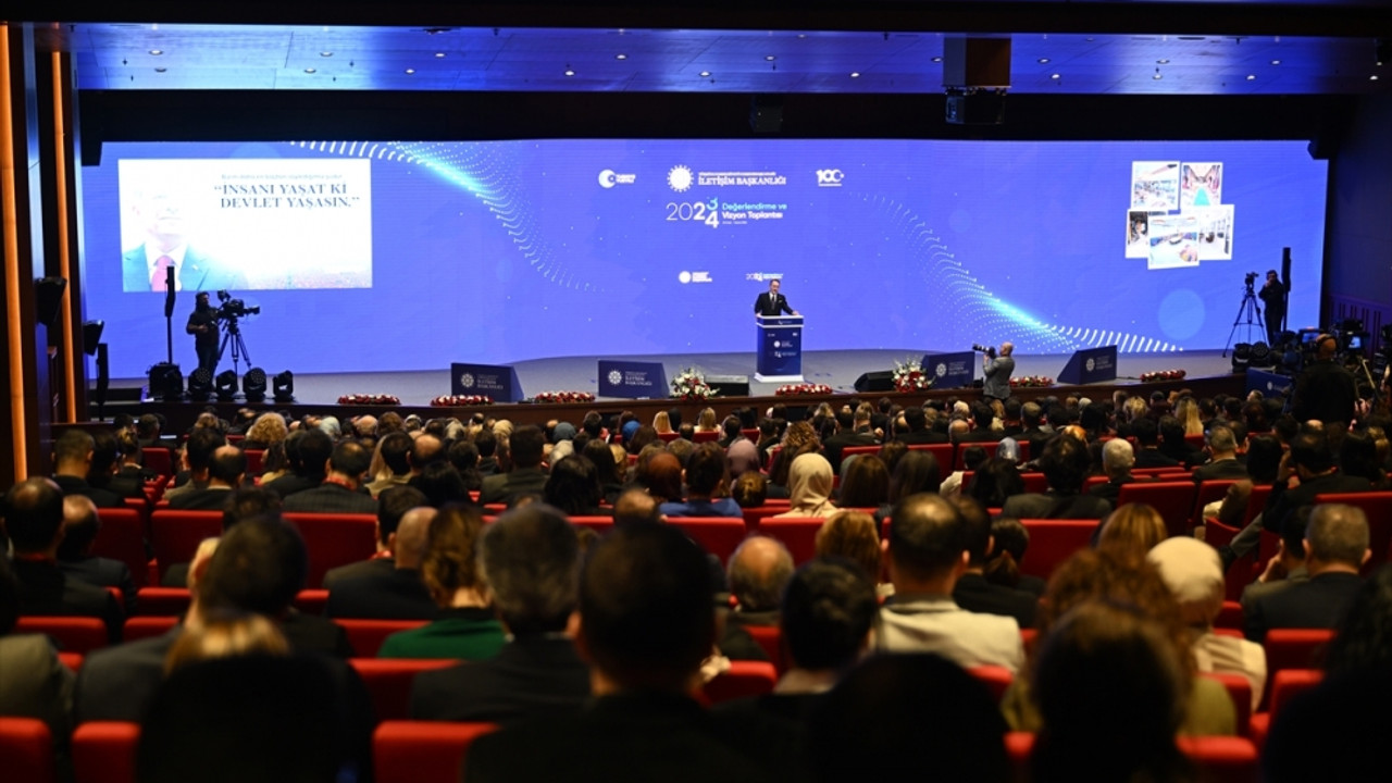 Cumhurbaşkanlığı İletişim Başkanı Altun, "2023-2024 Değerlendirme ve Vizyon Toplantısı"nda konuştu: