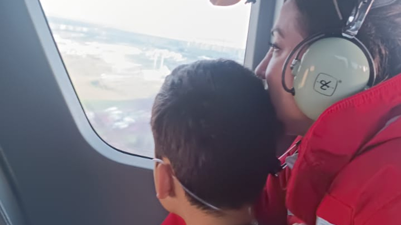 Diyarbakır'da kardan yolu kapanan mahalledeki hasta ambulans helikopterle hastaneye ulaştırıldı