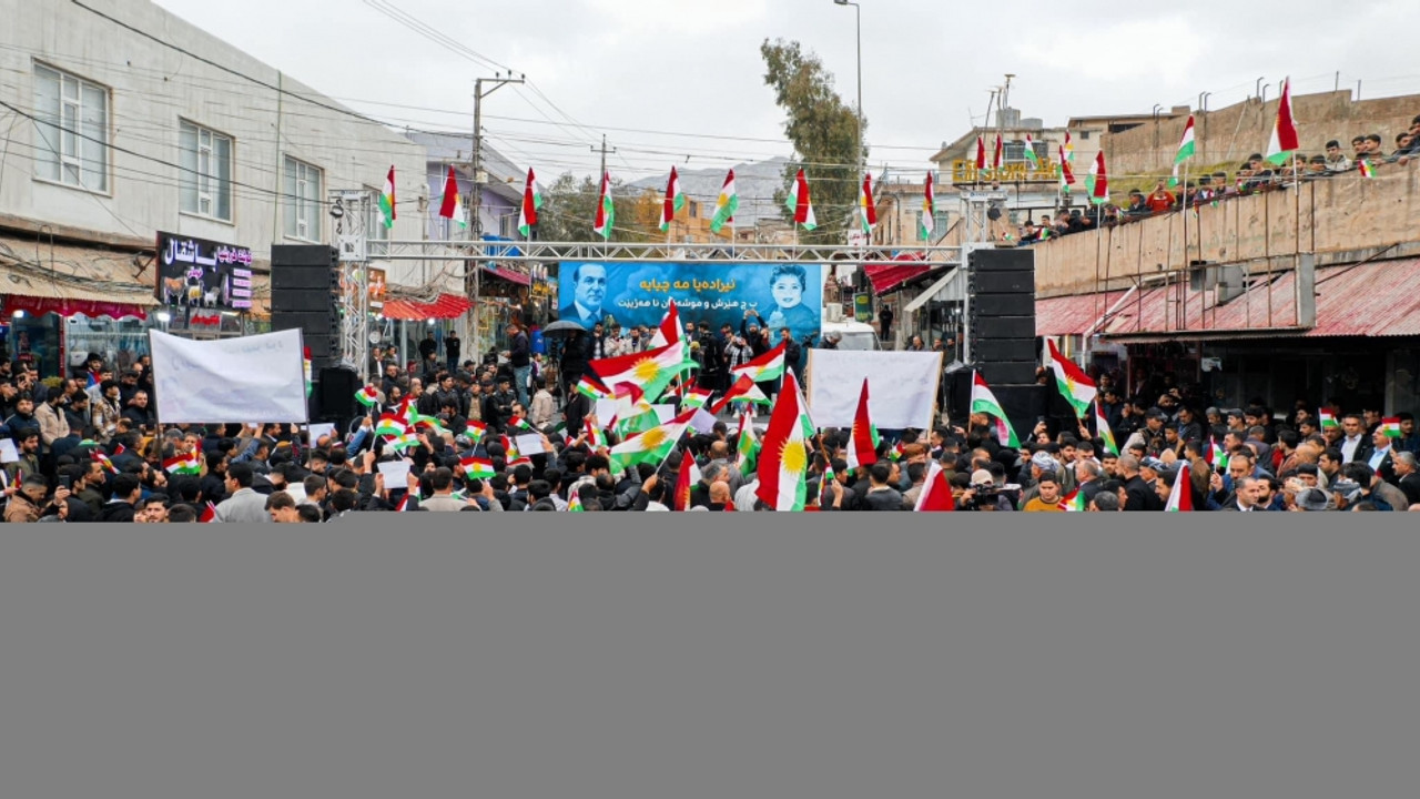 Duhok’un Akre ilçesinde İran’ın Erbil’e saldırısı protesto edildi