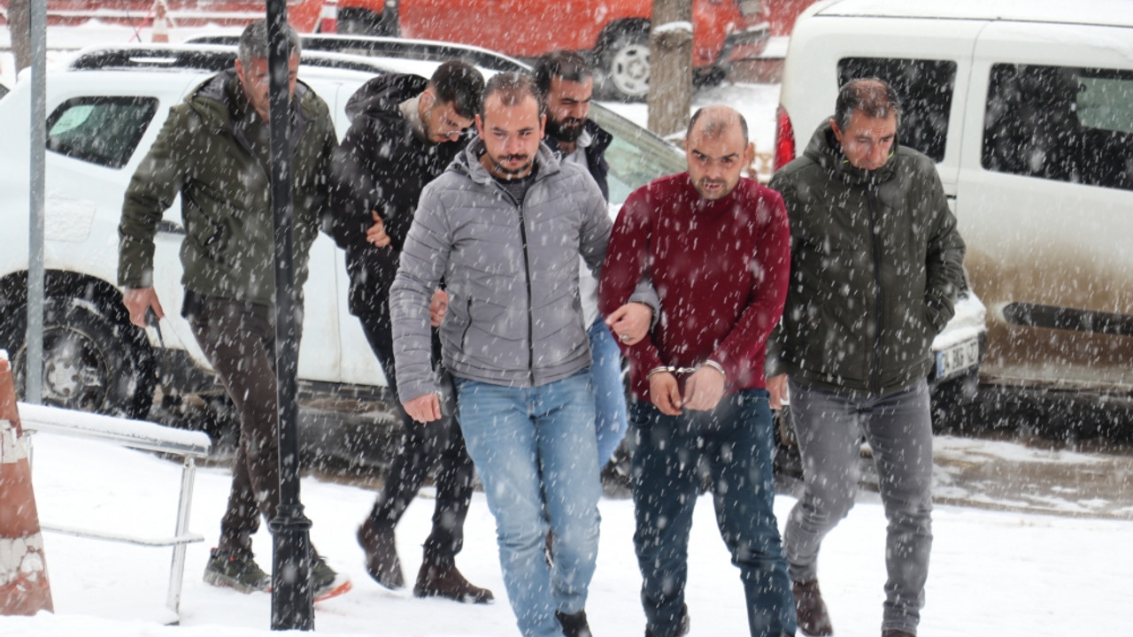 Erzurum'da polisi darbeden zanlılar adli kontrolle serbest bırakıldı