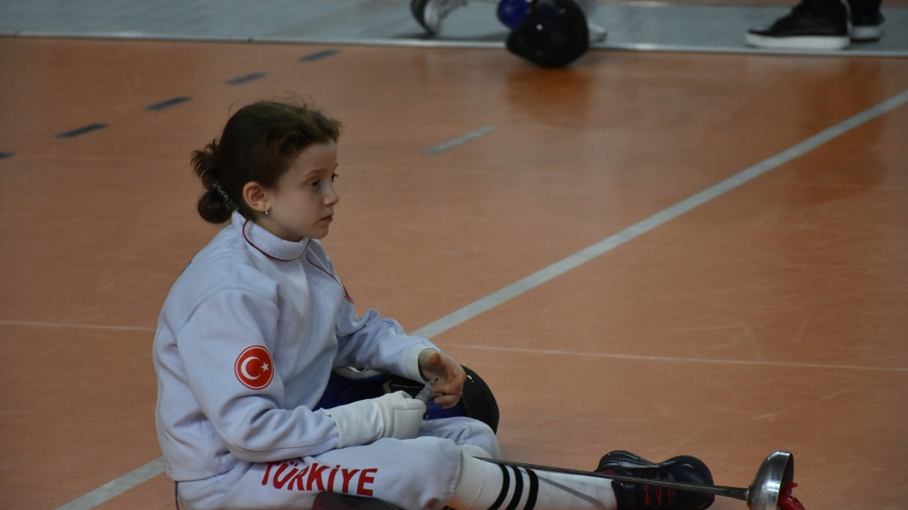 Eskrimciler Trabzon'da piste çıktı