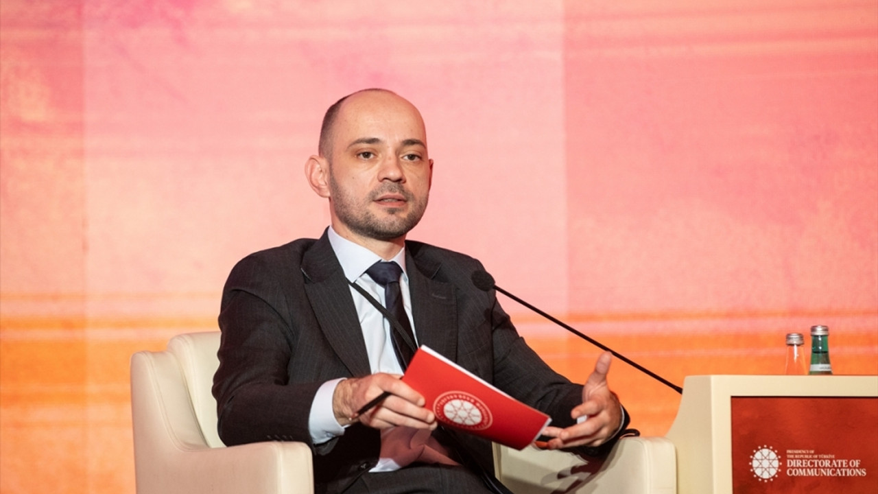 "Gazze Savaşı'nda Medyanın Hakikat Mücadelesi" sempozyumunda küresel kamuoyu ve sivil toplum ele alındı