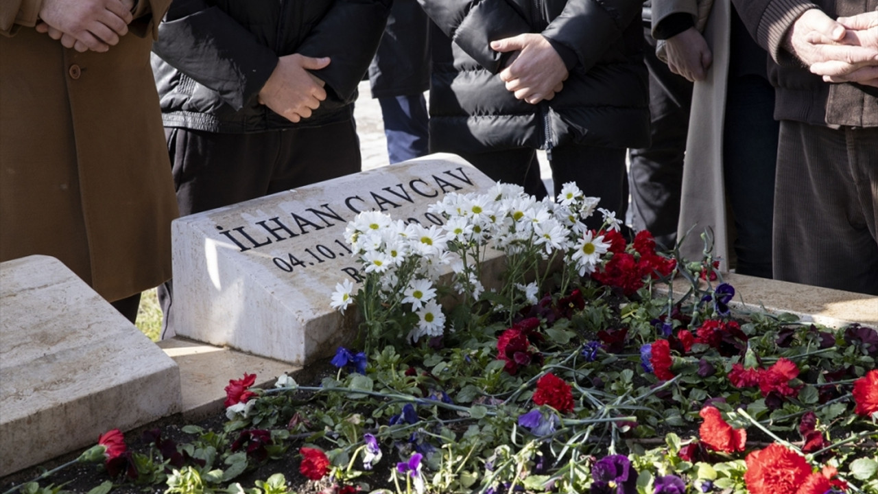 Gençlerbirliği'nin efsane başkanı İlhan Cavcav, mezarı başında anıldı