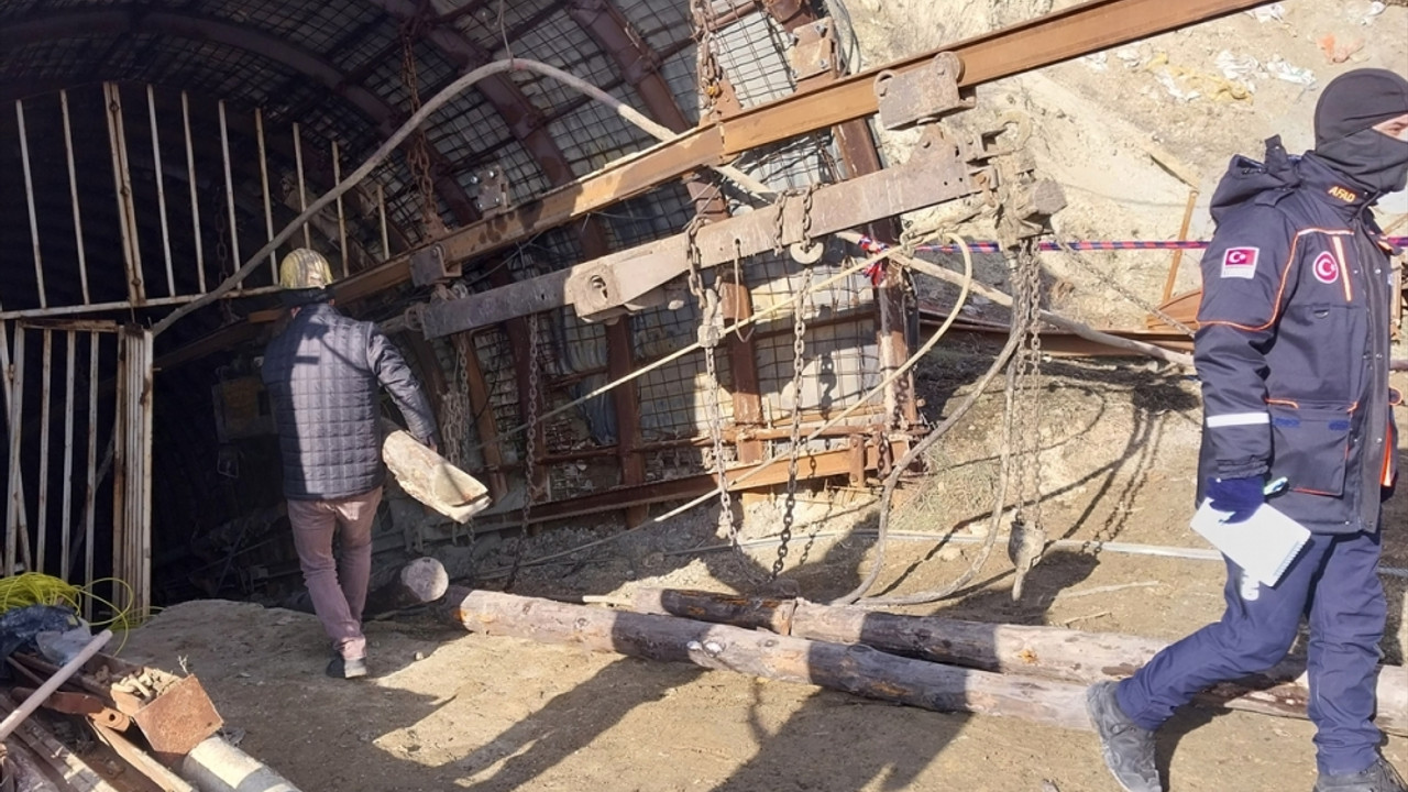 GÜNCELLEME - Kütahya'da göçük meydana gelen maden ocağında mahsur kalan işçi kurtarıldı