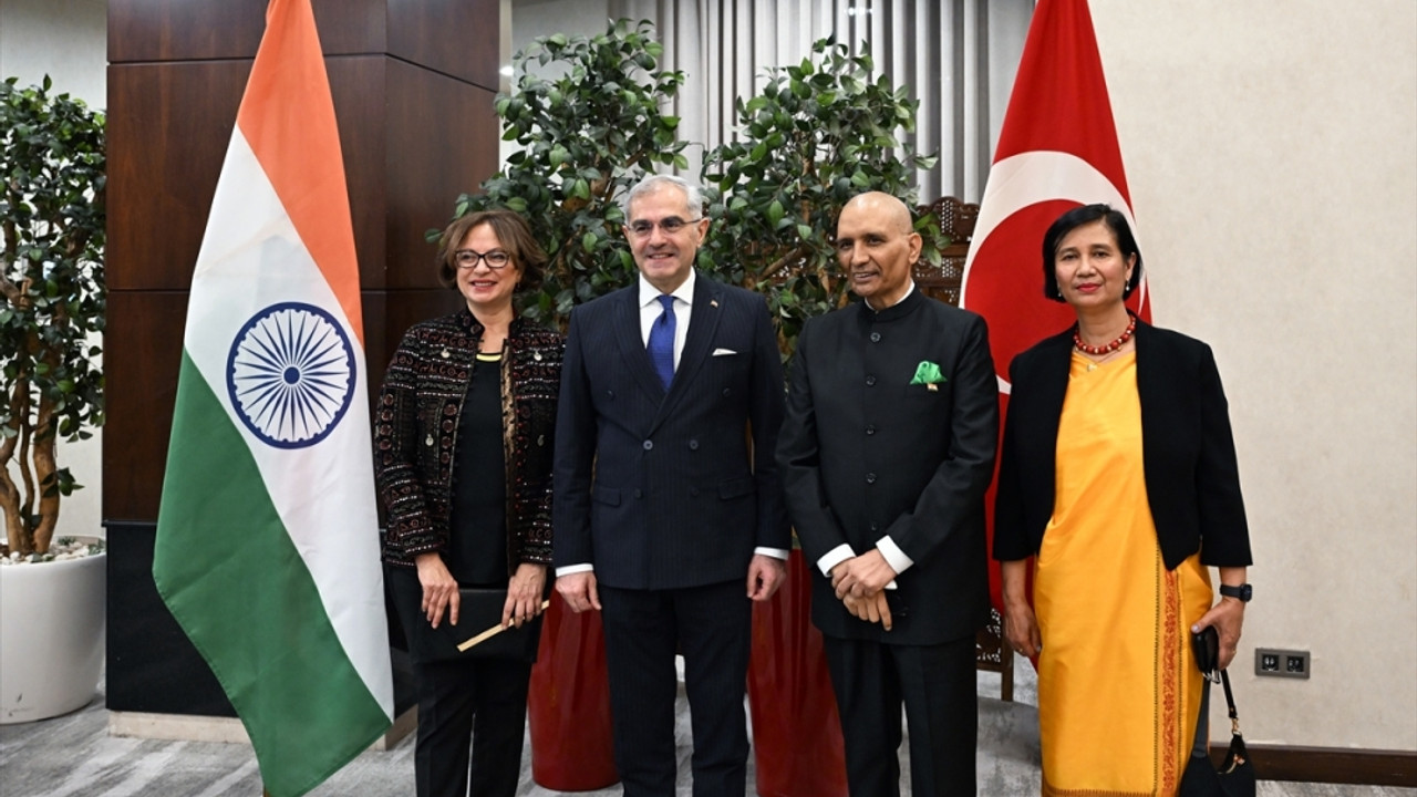 Hindistan'ın 75'inci Cumhuriyet Bayramı Ankara'da kutlandı