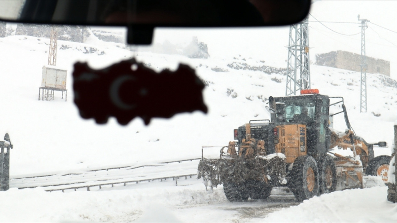Iğdır'ın dağ köyleri ve yüksek kesimleri beyaza büründü