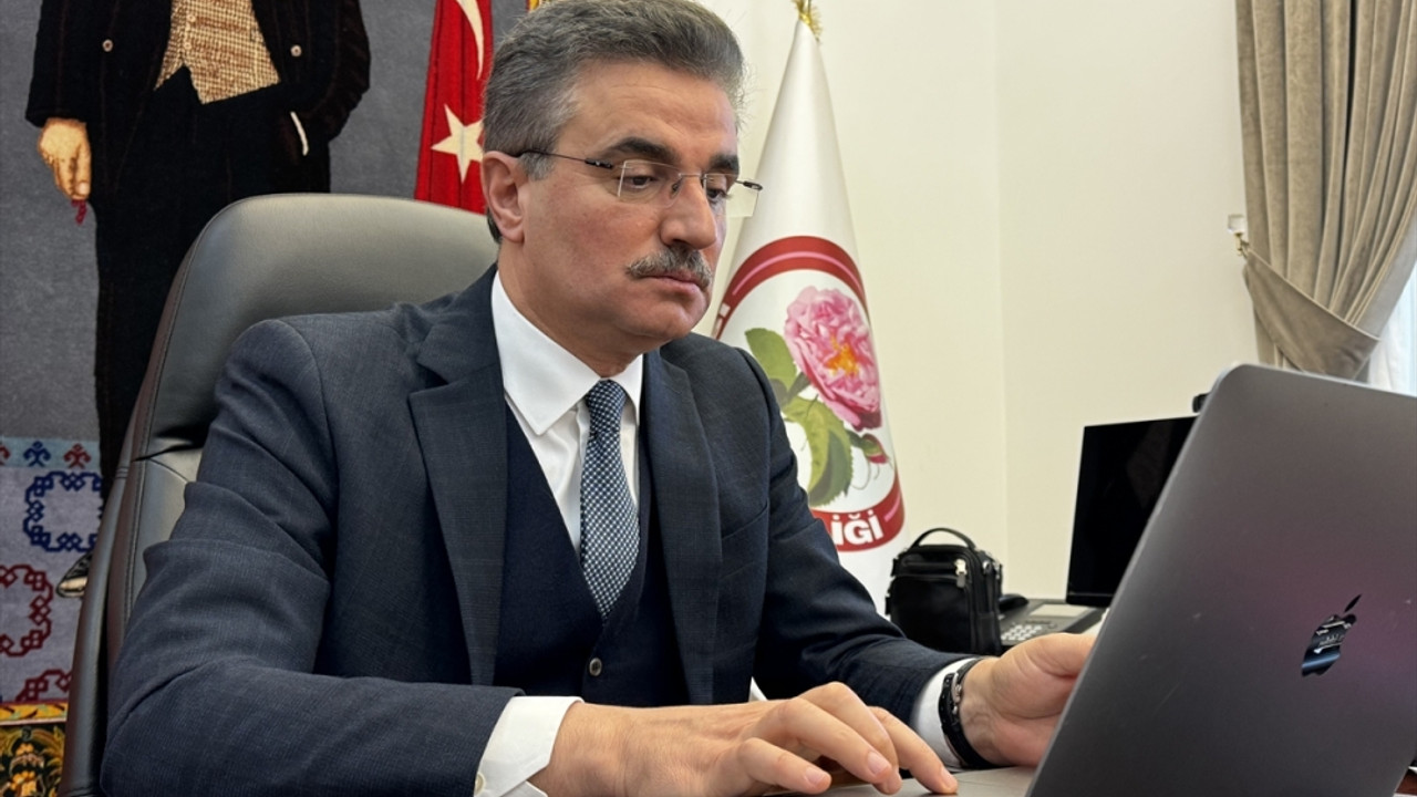 Isparta Valisi Aydın Baruş, AA'nın "Yılın Kareleri" oylamasına katıldı