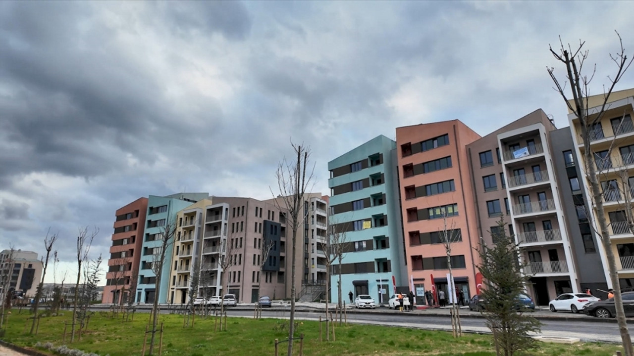 İstanbul Kayaşehir'de 2 bin 450 sosyal konut hak sahiplerine teslim ediliyor