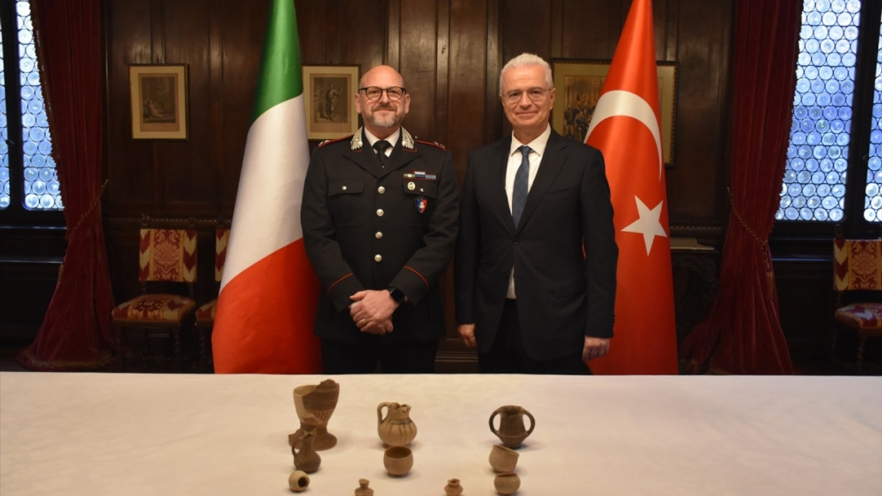 İtalya'da bulunan Anadolu topraklarına ait bazı kültür varlıkları, Türkiye'ye iade edildi