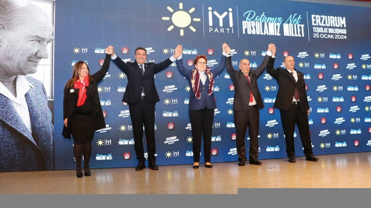 İYİ Parti Genel Başkanı Akşener, Erzurum'da belediye başkan adaylarını tanıttı: