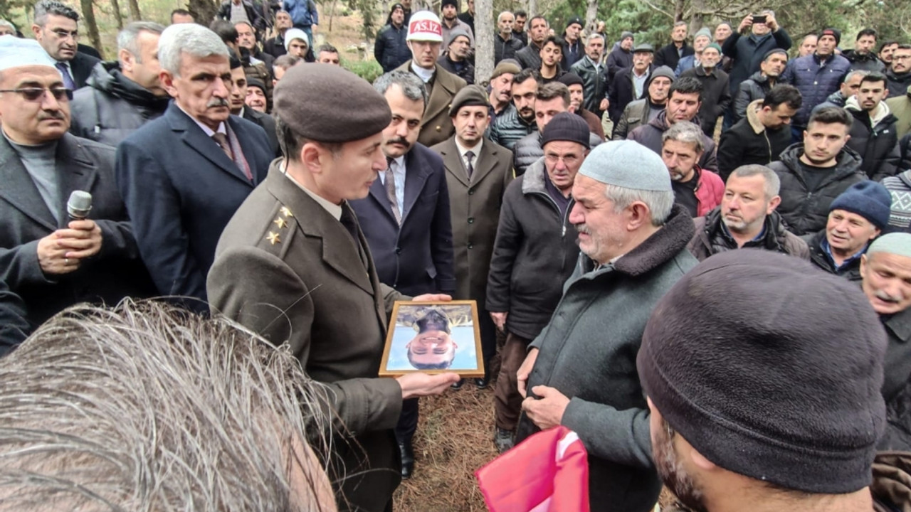 Kalp krizi sonucu hayatını kaybeden uzman çavuş Samsun'da toprağa verildi