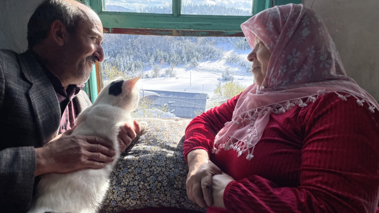 Karla kaplanan köylerinde 40 yıl sonra ilk kışı geçiriyorlar