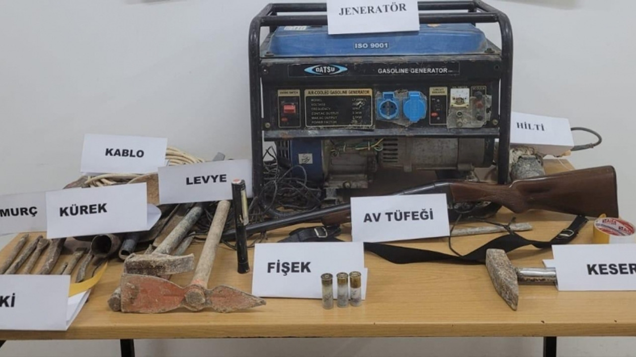 Konya'da kaçak kazı yaparken suçüstü yakalanan 2 şüpheli tutuklandı