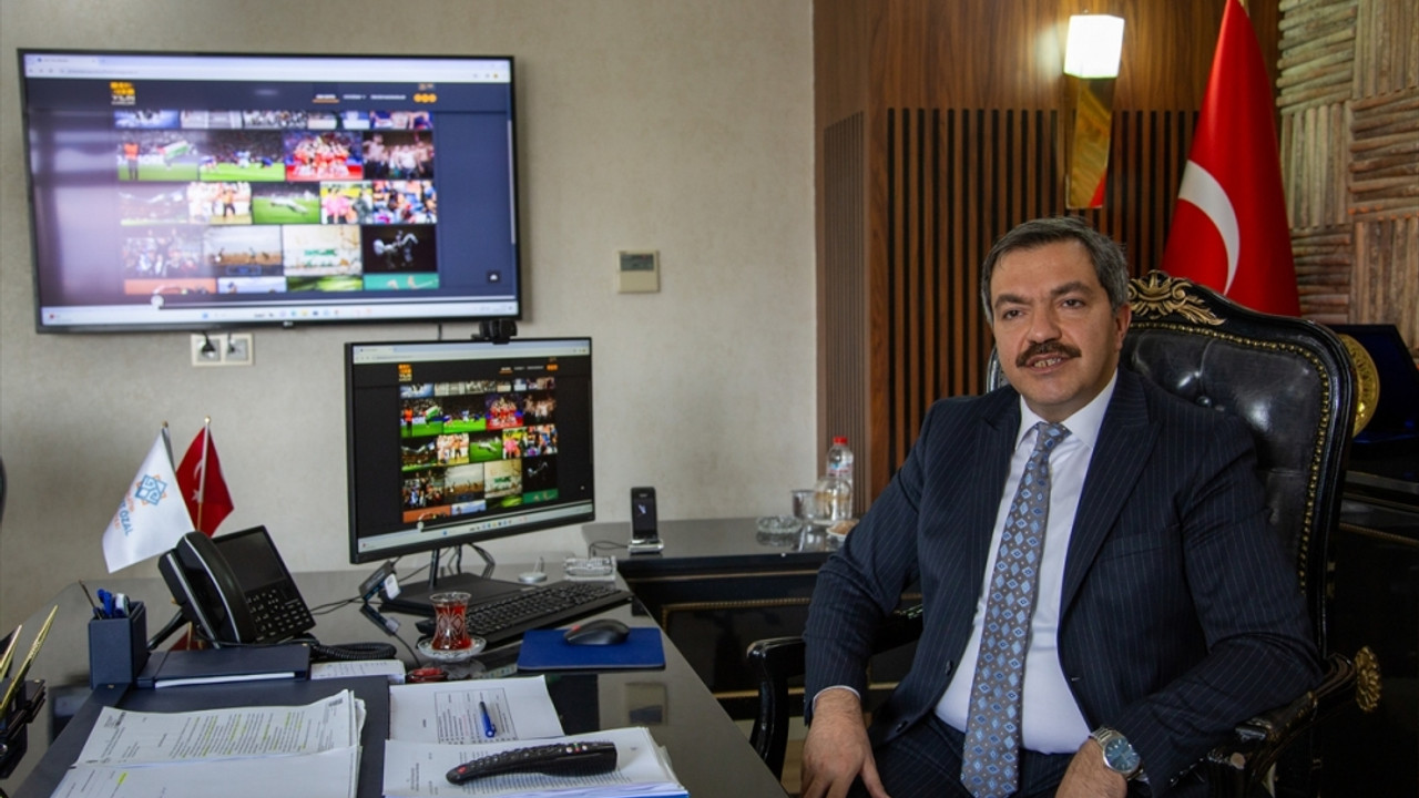 KSÜ ve Malatya Turgut Özal Üniversitesi rektörleri, AA'nın "Yılın Kareleri"ni oyladı
