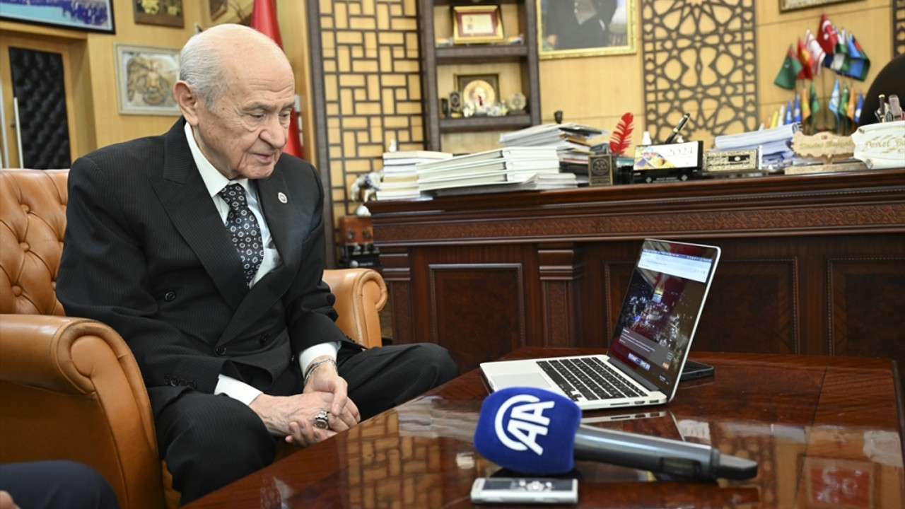 MHP Genel Başkanı Bahçeli, AA'nın "Yılın Kareleri" oylamasına katıldı: