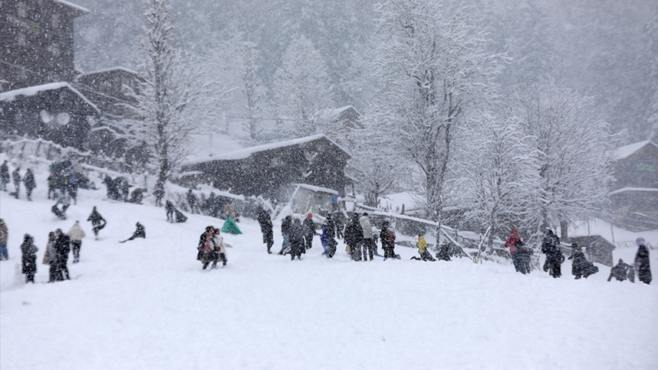 Rize'de "16. Ayder Kar Festivali" sona erdi