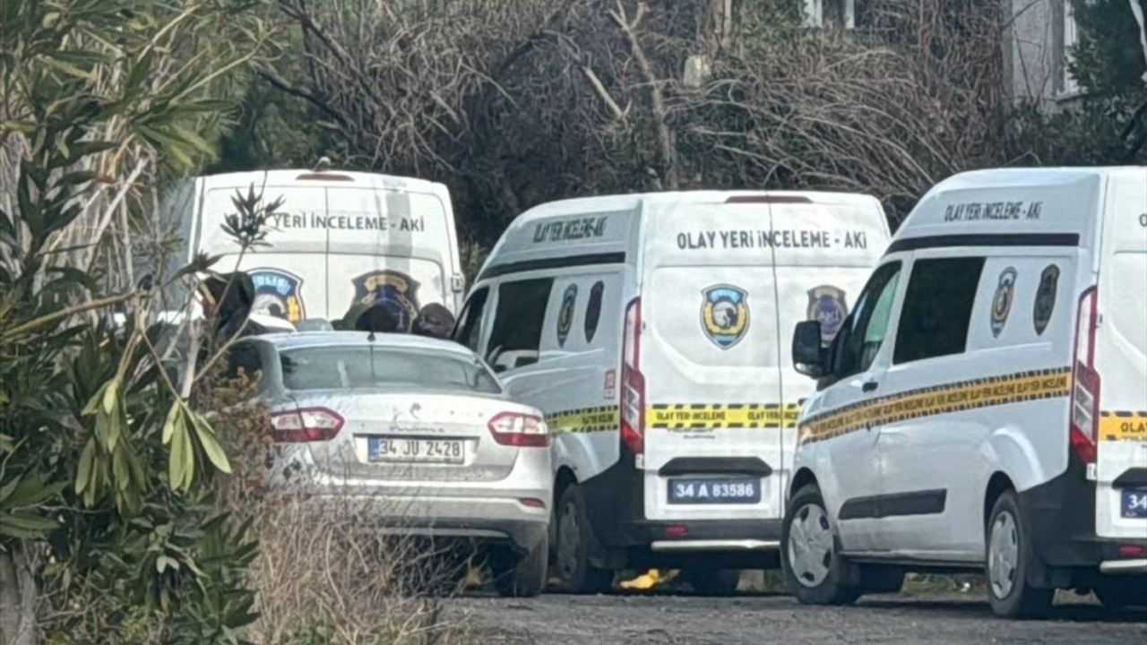 Santa Maria Kilisesi'ndeki saldırının şüphelilerinin aracının bulunduğu alanda inceleme yapıldı